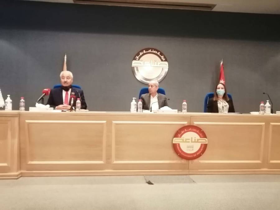 خلال لقاء في صناعة عمان بحضور وزيري الصناعة والزراعة