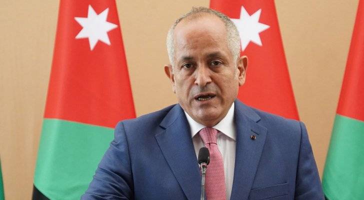 العايد: الحكومة تقيّم أشكال الحظر المطبقة وستعلن قراراتها قريباً