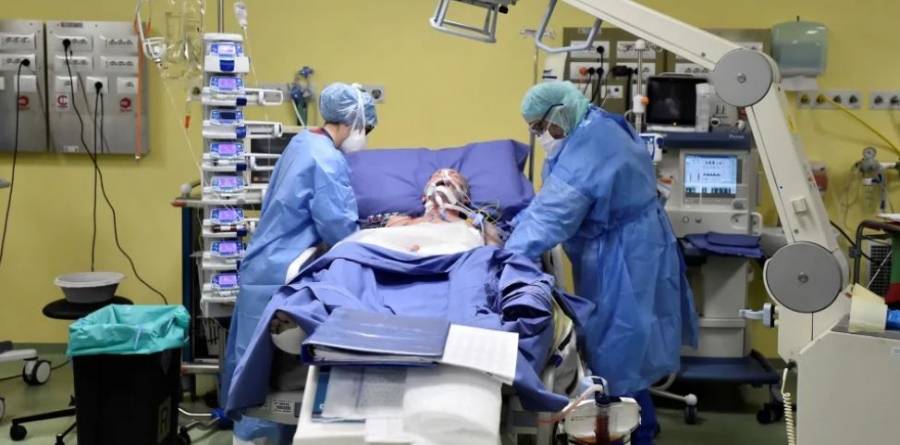 زيدان : 50 مصابا بكورونا على أجهزة التنفس بالقطاع الخاص