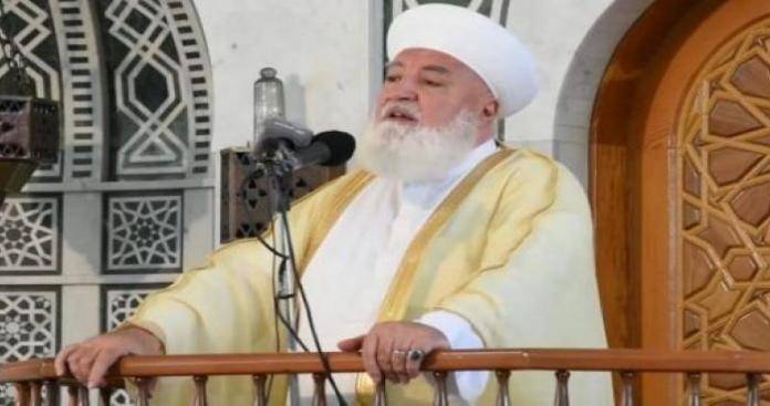 عاجل.. مقتل مفتي دمشق بعبوة استهدفت سيارته