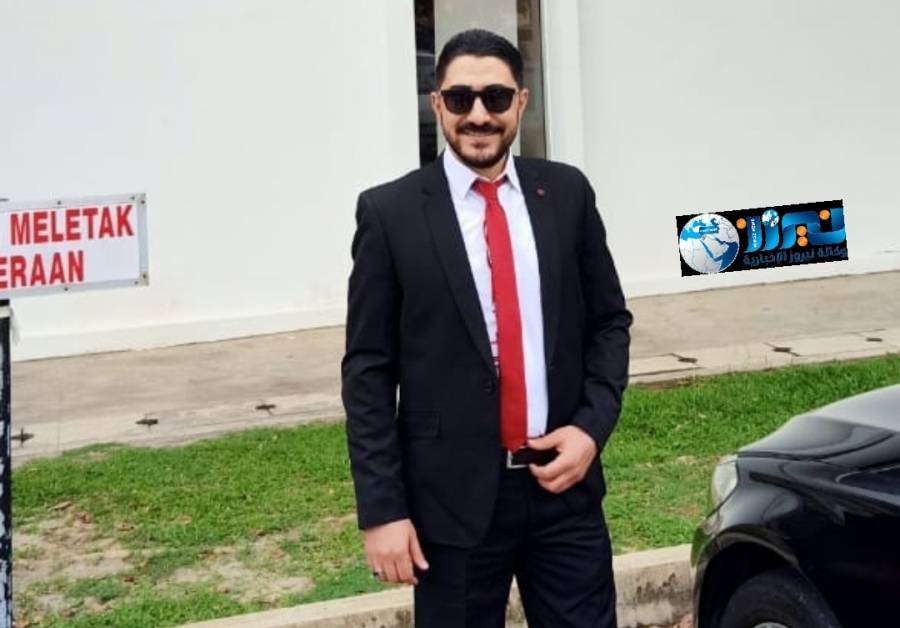 الباشا الطيب يُهنئ  الحاج محمود المقابله بمناسبة حصول نجله مؤيد على شهادة  الدكتوراه