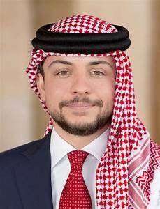 ولي العهد ينقل تعازي الملك لذوي مؤسس مطعم هاشم