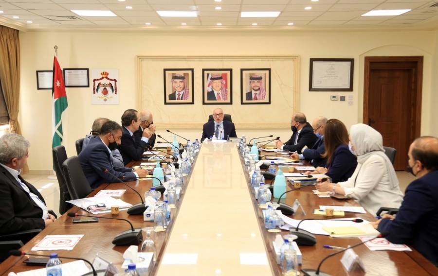 الكسبي يؤكد خلال لقاءه نقابة المهندسين حرص الحكومة على دعم وتمكين قطاع الإنشاءات والقطاع الهندسي....