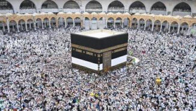 السعودية تتيح خدمة شراء برامج العمرة عبر الإنترنت