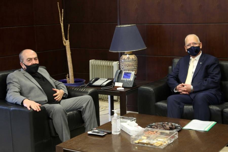 سمارة يلتقي وزير النقل لبحث اوجه التعاون المختلفة