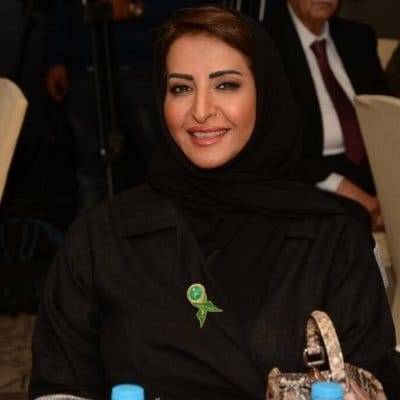 الأميرة هند ال سعود تقدم العزاء  بوفاة والدة الشيخ محمد بني  هذيل