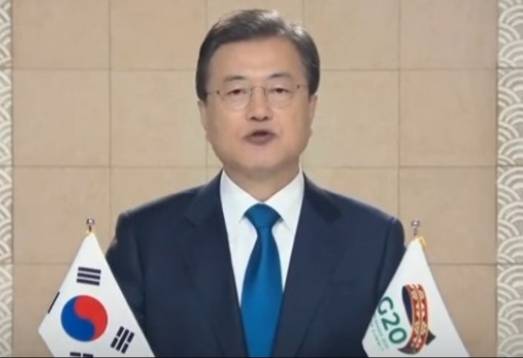 رئيس كوريا الجنوبية: سنحشد القوات لتطوير وتوزيع اللقاحات والعلاجات التي ينتظرها الجميع