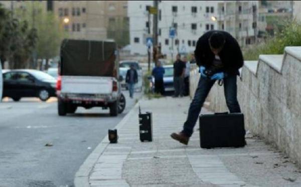 فحص حقيبة مثيرة للريبة في العقبة
