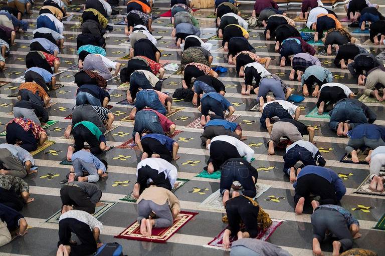 إعلان حكومي حول ساعة رفع الحظر يوم الجمعة