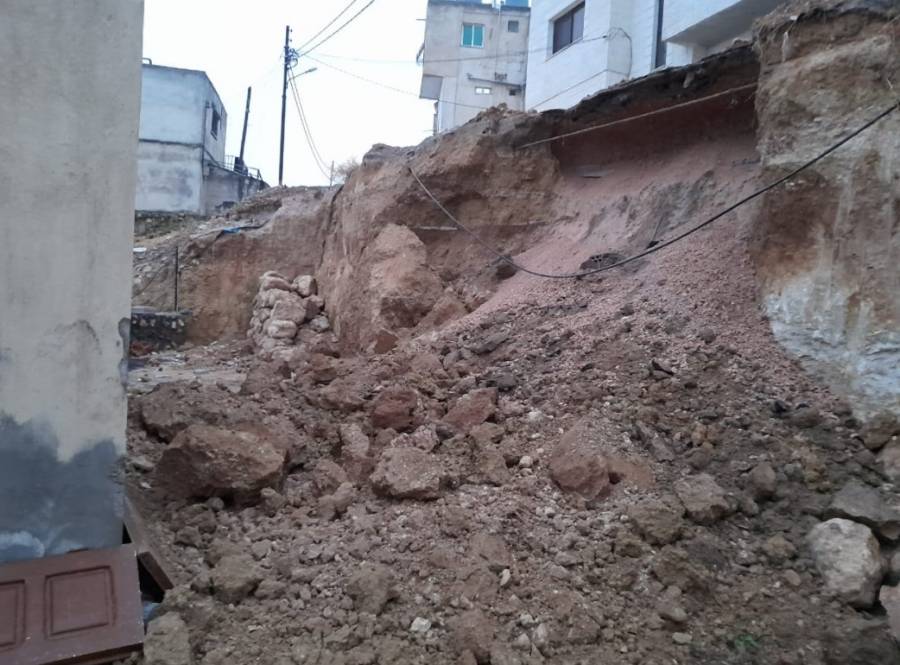 إغلاق شارع فرعي في سوف جرش بعد حدوث انهيار جزئي