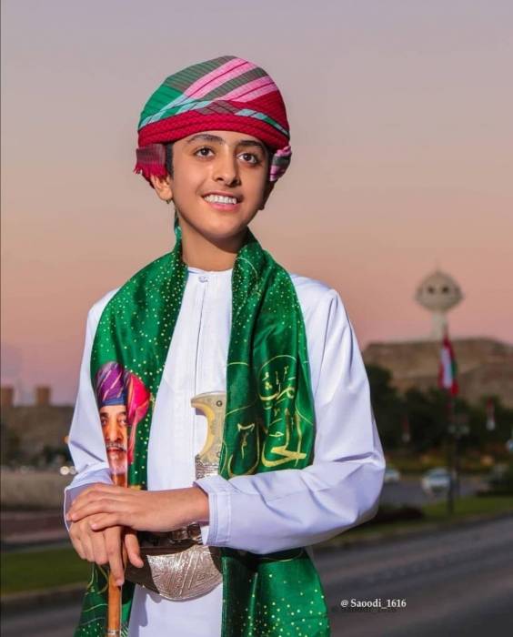 عبيد البلوشي أصغر نجوم طرب سلطنة عمان يغني سلطان العرب