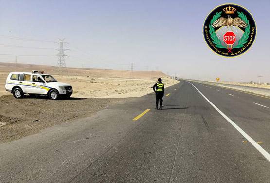 ضبط شاحنة على الطريق الصحراوي غير مرخصة منذ 4 سنوات و سائقها لا حمل رخصة قيادة قانونية