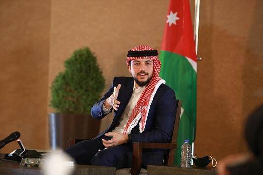 ولي العهد يلتقي شبانا من عدة محافظات