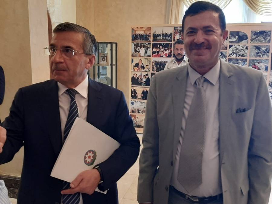 السفير الاذربيجاني يوجه رسالة شكر وتقدير للمؤرخ العرموطي