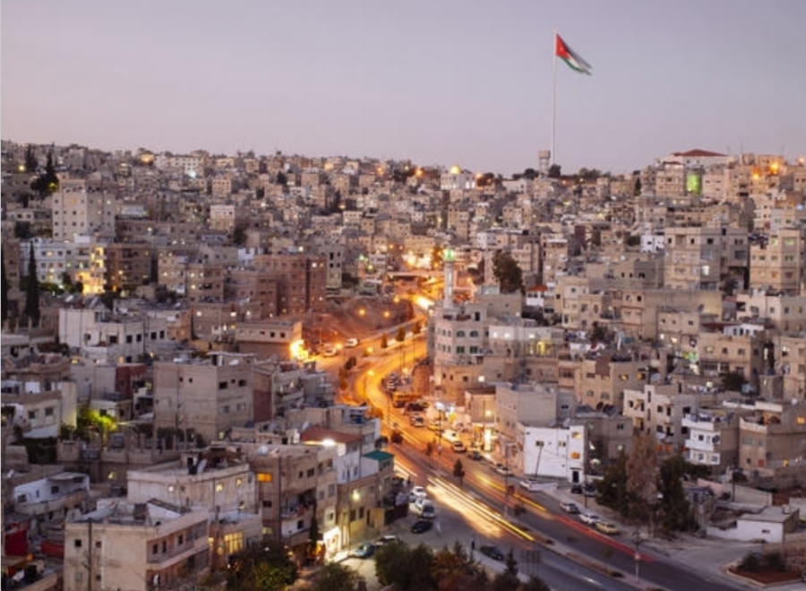 اجواء لطيفة الحرارة مع احتمال زخات متفرقة اليوم