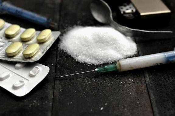 ضبط مركبة أنثاء نقلها المخدرات للكرك