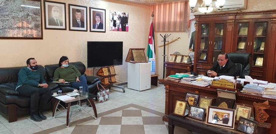 رئيس بلدية معان يستقبل وفدًا من منظمة شركاء نحو الأفضل