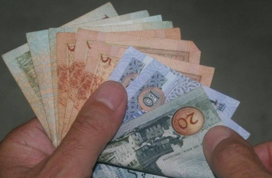 توحيد الزيادات السنوية لموظفي الفئة الثالثة