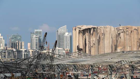 تنحي المدعي العام بقضية انفجار مرفأ بيروت