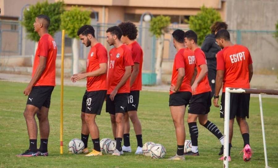 بعد إصابة 13 لاعباً بكورنا.. طائرة خاصة تعيد منتخب الشباب إلى مصر