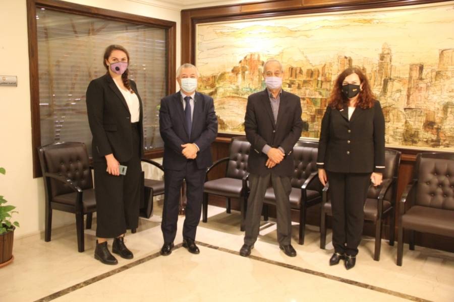 (صناعة عمان) تبحث تعزيز العلاقات الاقتصادية مع أوكرانيا