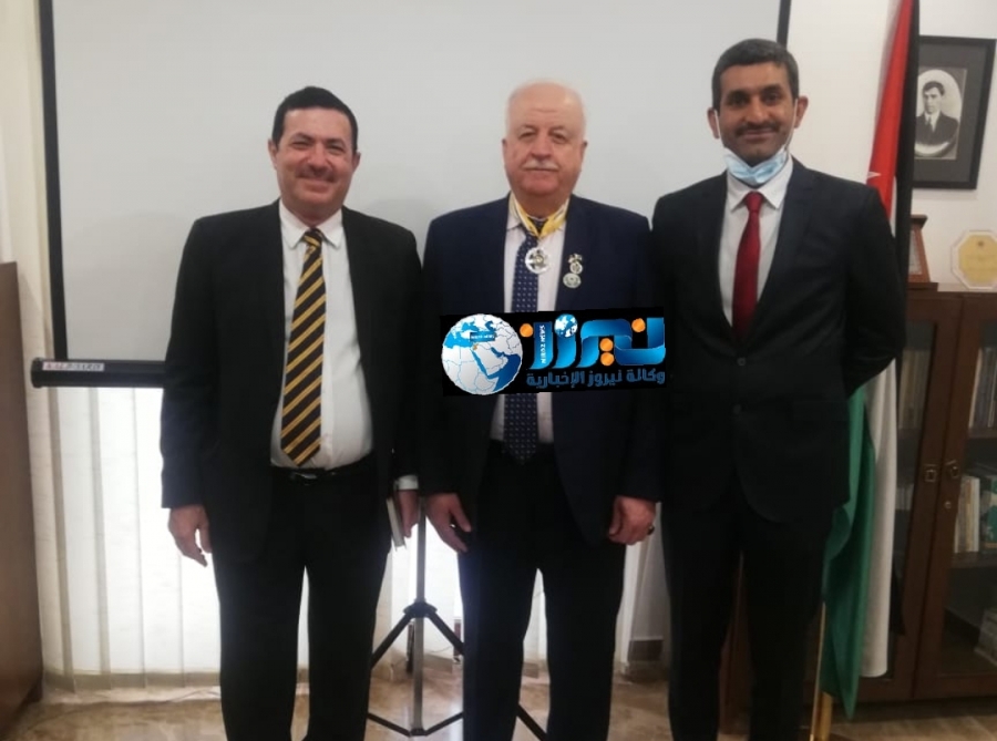 الرئيس الباكستاني يمنح د زيد المحيسن وساما رفيعا... صور