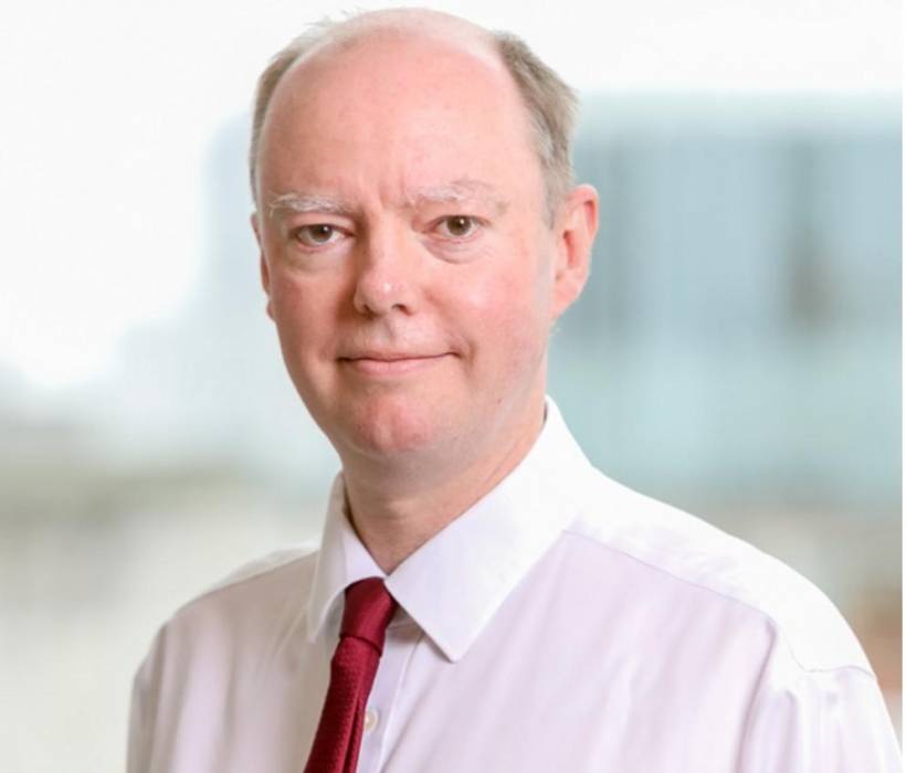 كبير الأطباء في بريطانيا يعلن: الطفرة الجديدة من كورونا تنتشر بسرعة كبيرة