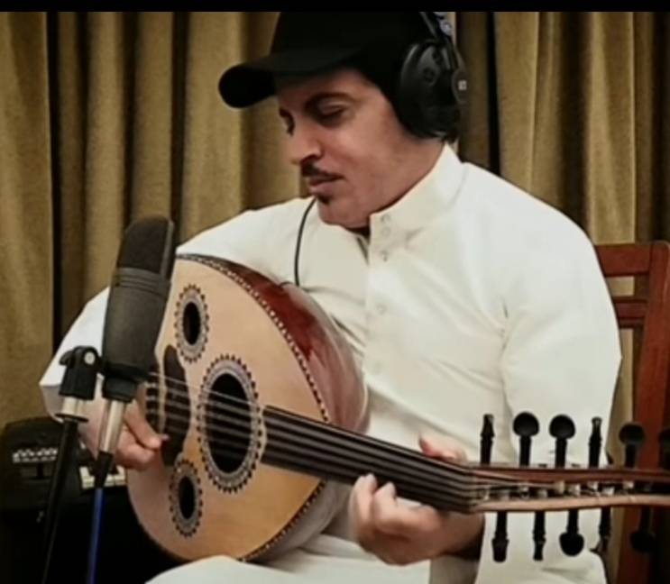 الفنان خليل الطفيحات فنان أردني مبدع في غناء التراثي الأصيل. 