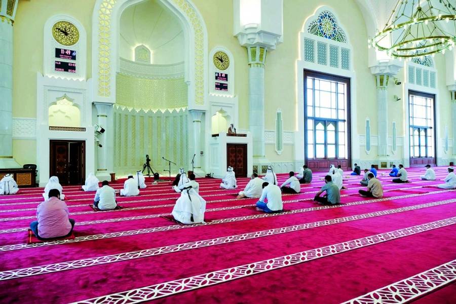 الأوقاف تحدد فترة رفع الحظر لأداء صلاة الجمعة