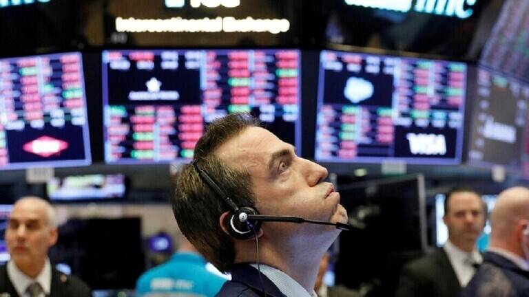 ستاندرد أند بورز يغلق بمكاسب متواضعة بفضل اتفاق بريطانيا وآمال التحفيز