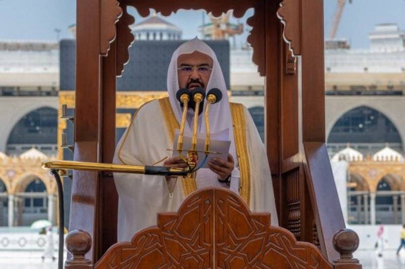 خطيب الحرم المكي: الفجور في الخصومة سلوكٌ هدام وخلق أهل الفسق اللئام