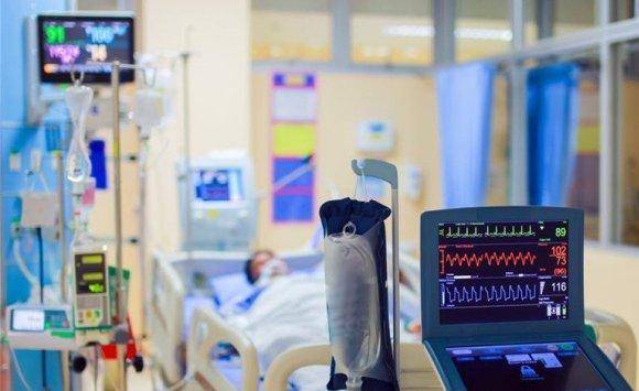807 حالة كورونا تتلقى العلاج بالمستشفيات