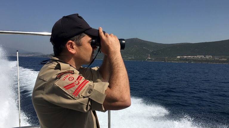 تركيا تنقذ 64 مهاجرا غير شرعي  بينهم أطفال ونساء ...تفاصيل