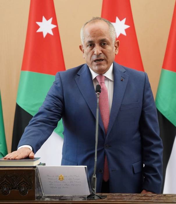 العايد: مغادرة رئيس الوزراء المستشفى بعد إجراء تدخل جراحي بسيط