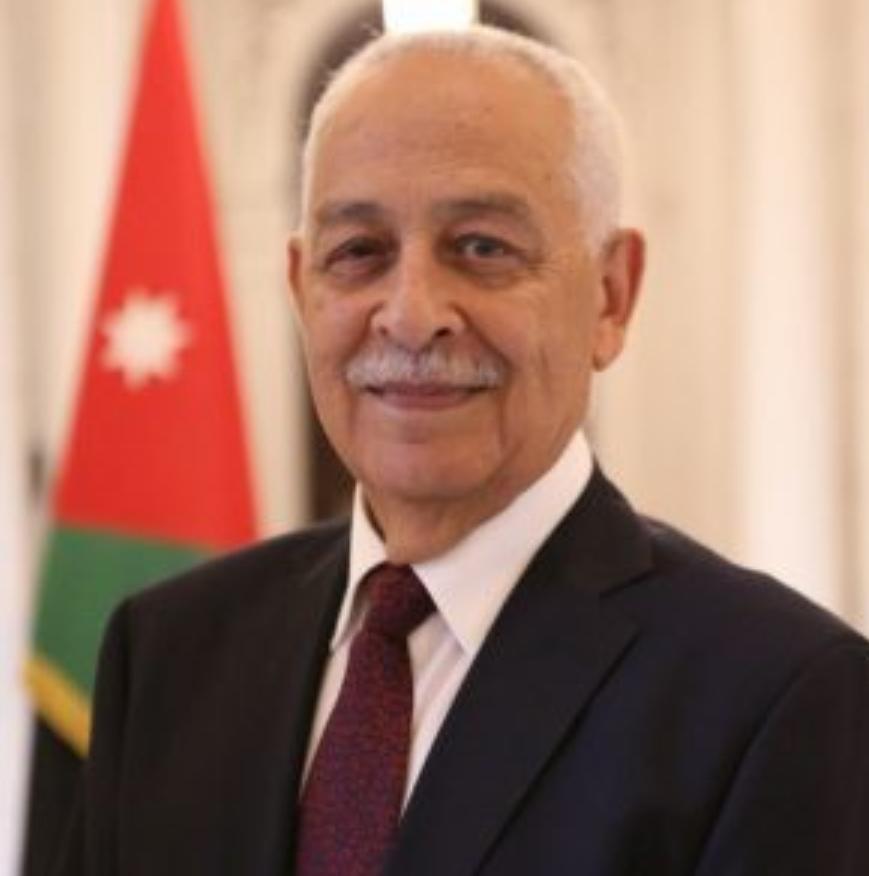 العيسوي ينقل تعازي الملك إلى آل جيكات