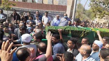 وفاة أب أثناء صلاة الجنازة على ابنته