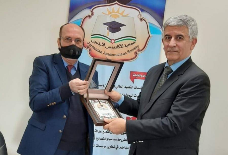 أستاذ القانون الدستوري في “عمان العربية” يحاضر حول دور المحكمة الدستورية في حماية الدستور الأردني