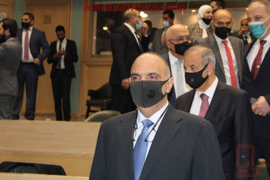 لقاء هام مع الملك يدفع الخصاونة وعبيدات لمغادرة قبة البرلمان