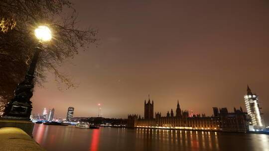 قفزة غير مسبوقة لإصابات ووفيات كورونا ببريطانيا