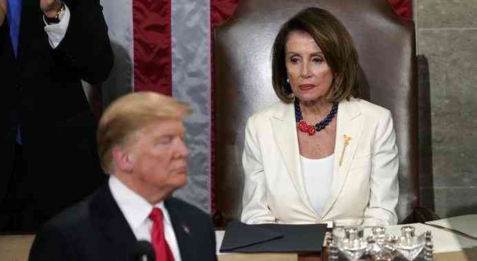 بيلوسي تطلب من قائد الجيش منع ترامب من التصرف بالشيفرات النووية