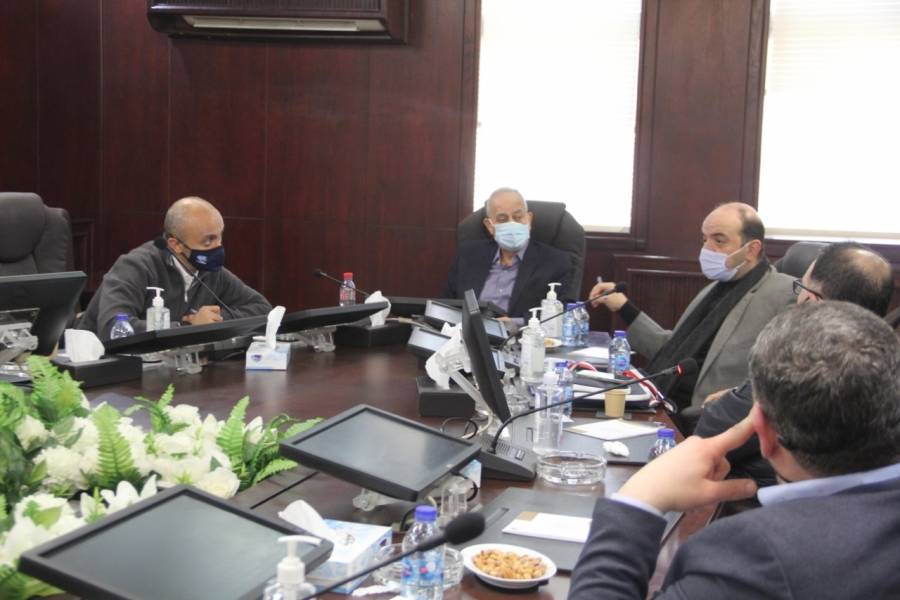 صناعة الاردن تبحث التحديات التي تواجه قطاع صناعة الدواجن واللحوم في الأردن