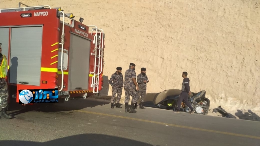 3 اصابات بتصادم مركبتين  على طريق  المية.... صور