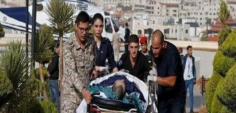  ابنة الأميرة  تتنقل بين المرضى لتضميد جراحهم وتطمين أمهاتهم في طوارئ المدينة الطبية