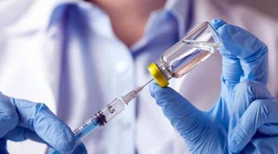 بدء تلقيح الأردنيين ضد كورونا في الطفيلة والعقبة