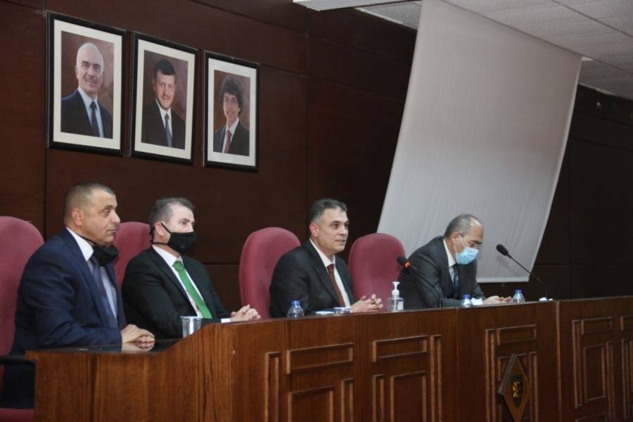 رئيس جامعة البلقاء التطبيقية  يهنئ أسرة كلية عمان الجامعية بحصولها على شهادة ضمان الجودة 