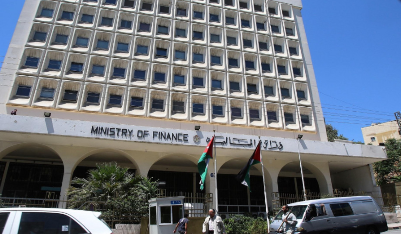 عاجل : الحكومة تُصدر أمراً مالياً لتغطية نفقات الوزارات و الدوائر .. تفاصيل