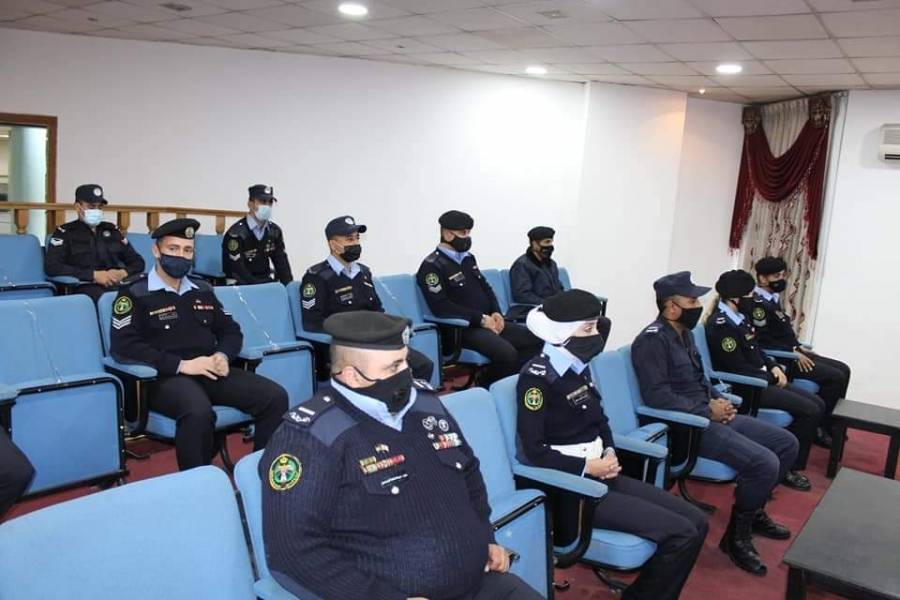 تخريج دورة مهارات الاتصال الفعال وفن التعامل مع الاخرين في ادارة السير_ صور