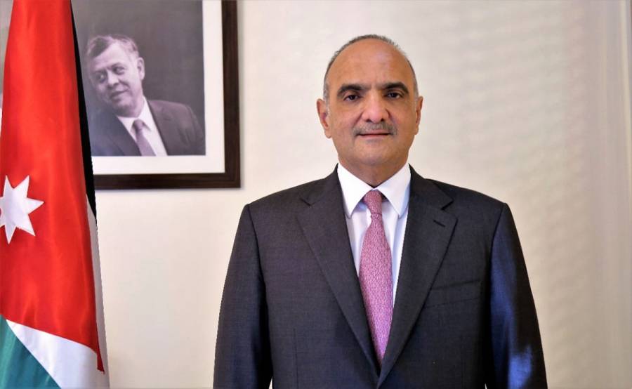 رئيس الوزراء يصدر بلاغا يقضي بسماح تنقل الأشخاص وتجوالهم