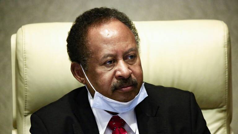 حمدوك يعود إلى الخرطوم بعد زيارة غير رسمية للإمارات