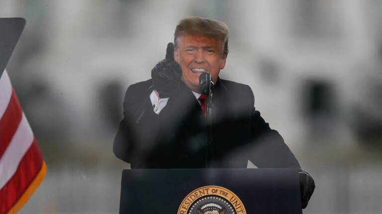 جامعات أمريكية تسحب شهادات فخرية منحتها لترامب